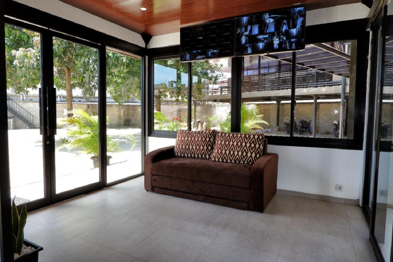 Guest House 555 Nki South Tangerang Εξωτερικό φωτογραφία